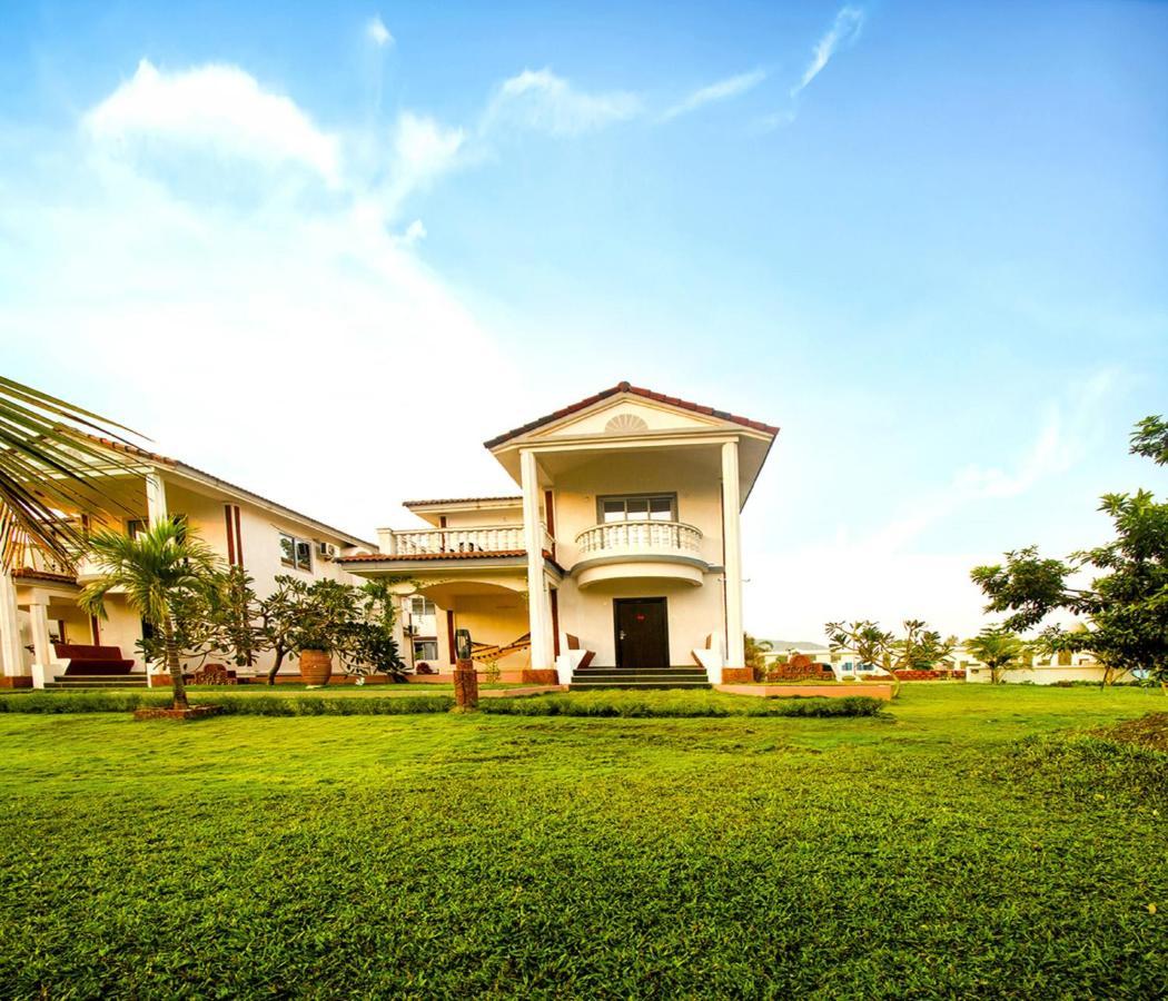 Span Suites & Villa Morjim Ngoại thất bức ảnh