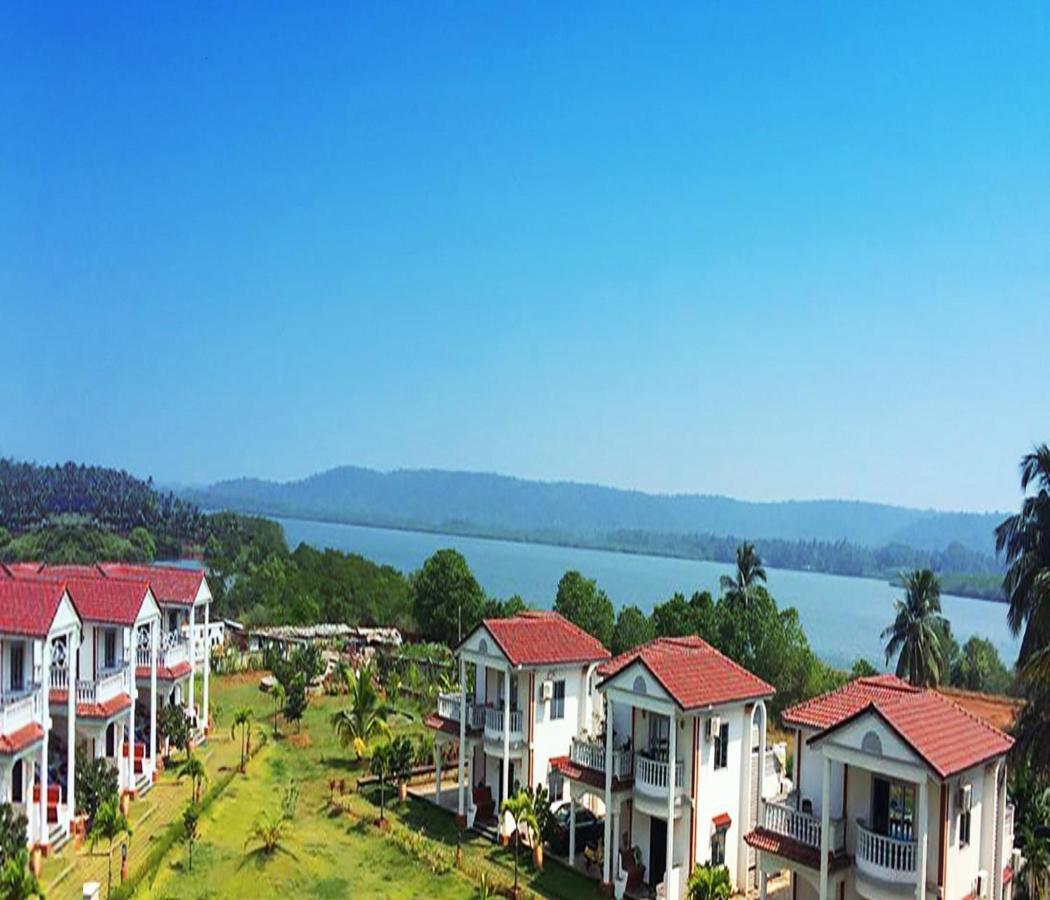 Span Suites & Villa Morjim Ngoại thất bức ảnh
