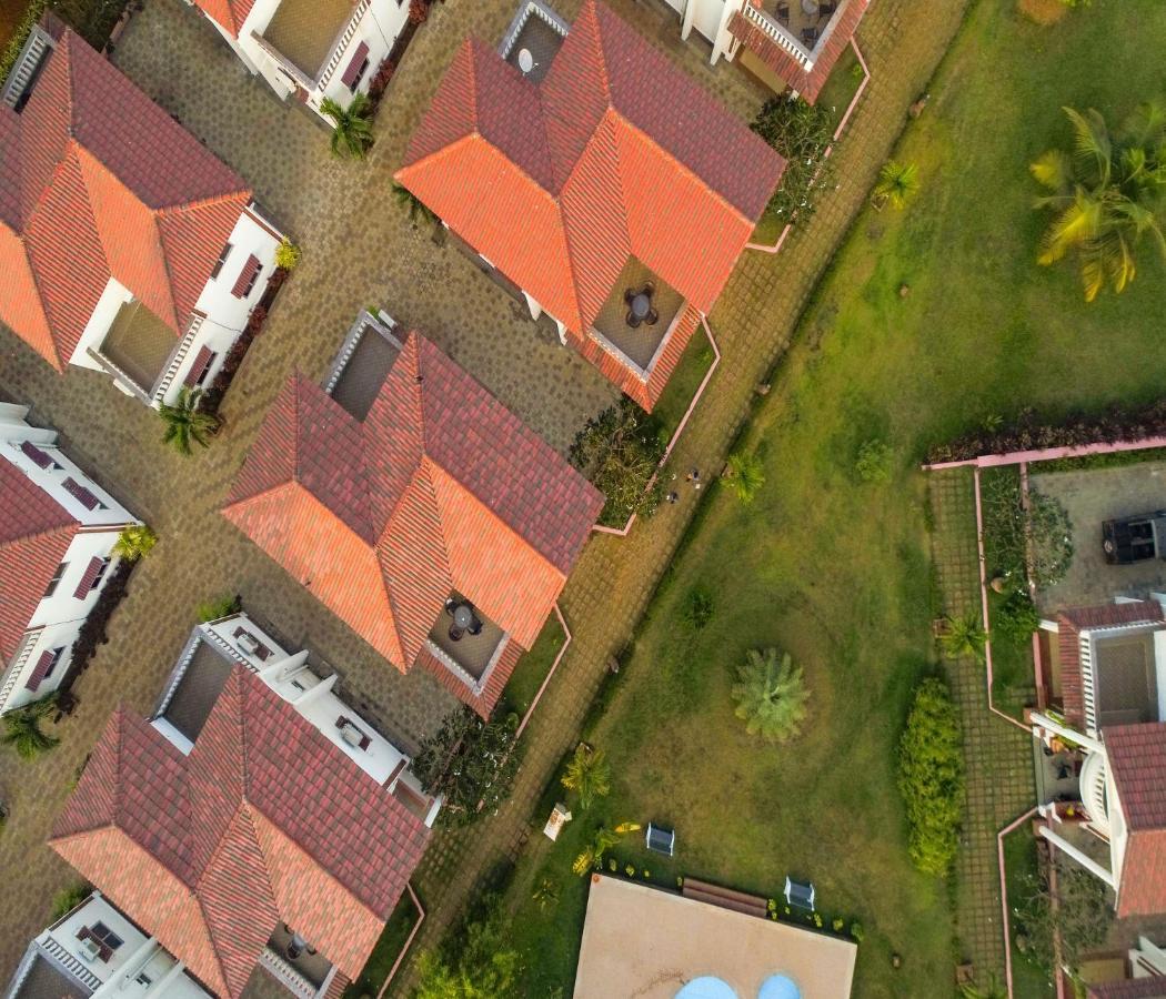 Span Suites & Villa Morjim Ngoại thất bức ảnh
