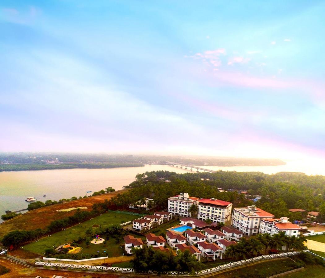 Span Suites & Villa Morjim Ngoại thất bức ảnh