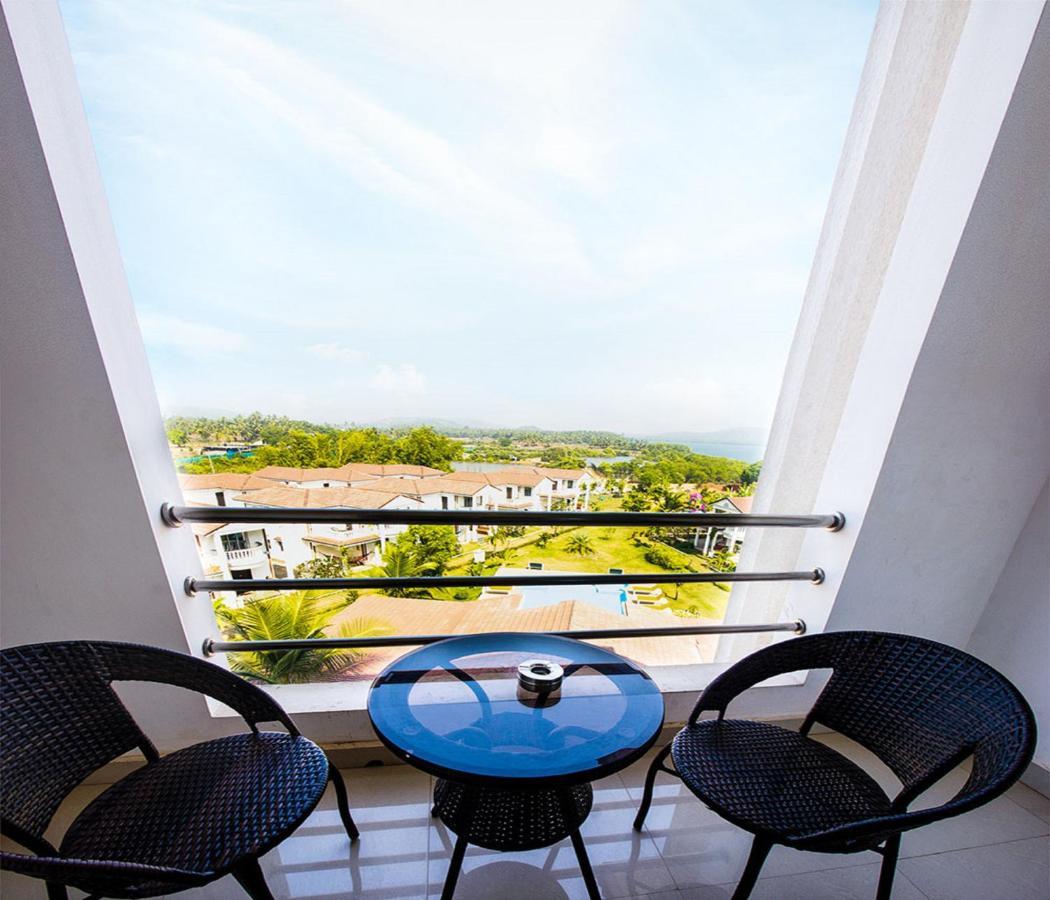 Span Suites & Villa Morjim Ngoại thất bức ảnh